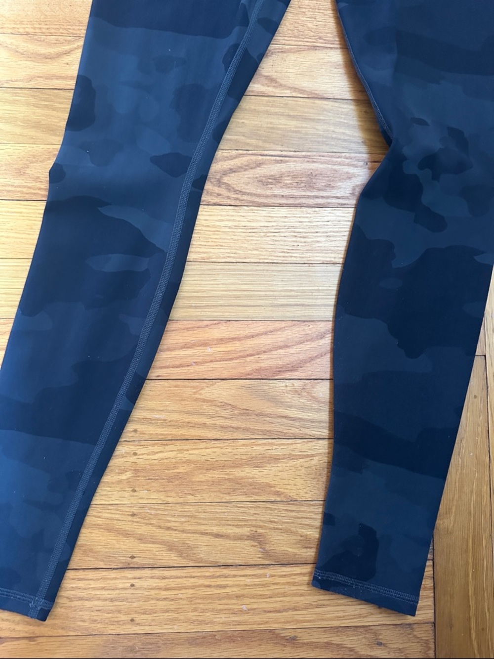 Alo High-Waist Camo Vapor Legging in XS - Picture 2 of 6